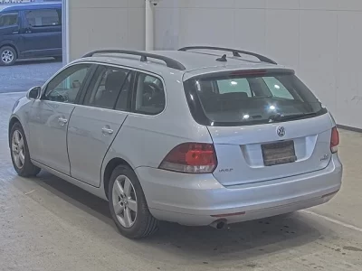 Volkswagen GOLF VARIANT  с аукциона в Японии