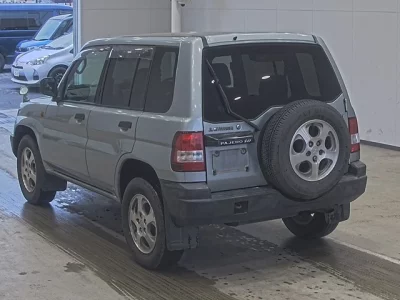 Mitsubishi Pajero iO