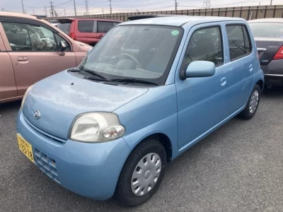 Daihatsu Esse