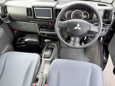 Mitsubishi Minicab Van