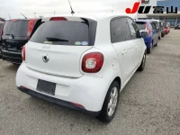Smart FORFOUR лот № 1065 оценка 3.5  с аукциона в Японии 4