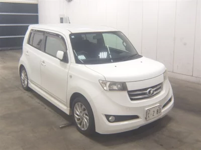 Toyota BB  с аукциона в Японии