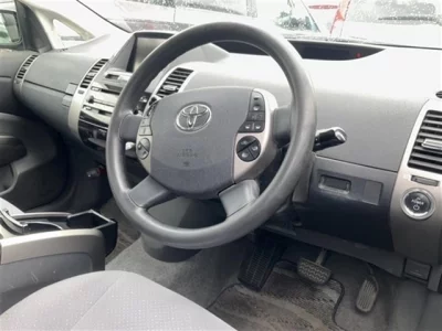 Toyota Prius  с аукциона в Японии