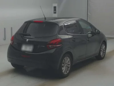 Peugeot 208  с аукциона в Японии