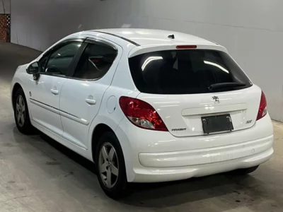 Peugeot 207  с аукциона в Японии