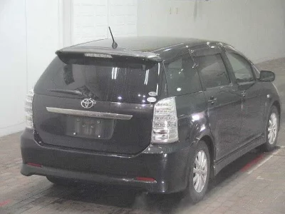 Toyota WISH  с аукциона в Японии