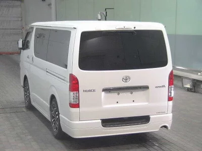 Toyota HiAce Van