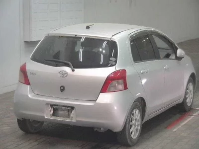 Toyota VITZ  с аукциона в Японии