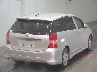 Toyota WISH  с аукциона в Японии