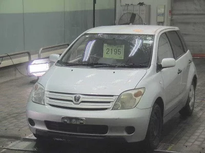 Toyota IST  с аукциона в Японии