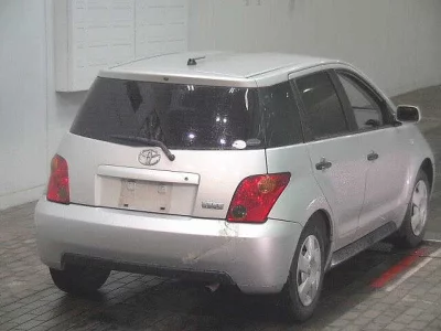 Toyota IST  с аукциона в Японии