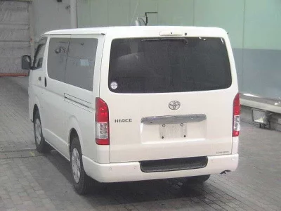 Toyota HiAce Van