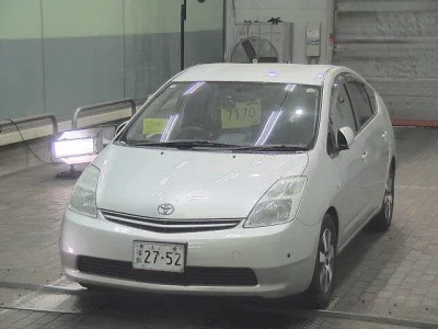 Toyota Prius  с аукциона в Японии