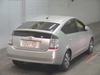 Toyota Prius  с аукциона в Японии