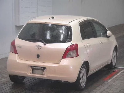 Toyota VITZ  с аукциона в Японии