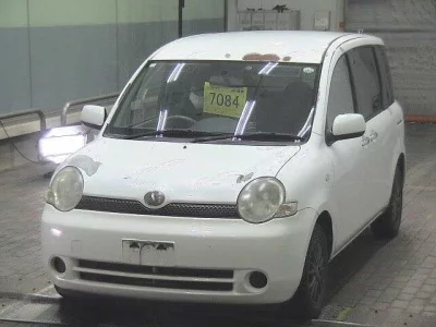 Toyota SIENTA  с аукциона в Японии