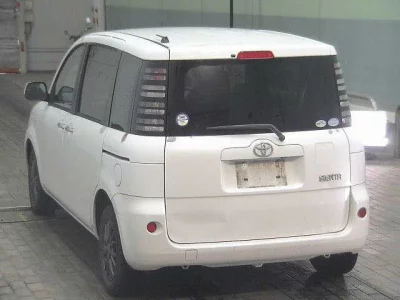 Toyota SIENTA  с аукциона в Японии
