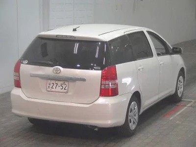 Toyota WISH  с аукциона в Японии