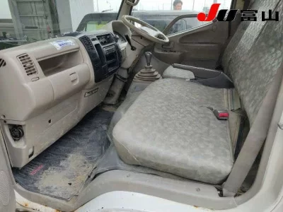 Toyota DYNA  с аукциона в Японии