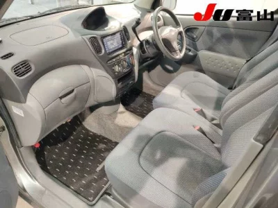 Toyota FUNCARGO  с аукциона в Японии