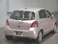 Toyota VITZ лот № 2208 оценка 3.5  с аукциона в Японии 3