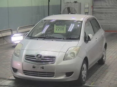 Toyota VITZ  с аукциона в Японии