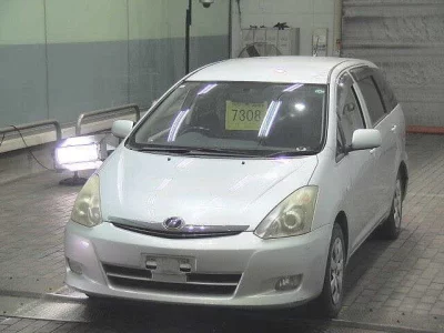 Toyota WISH  с аукциона в Японии
