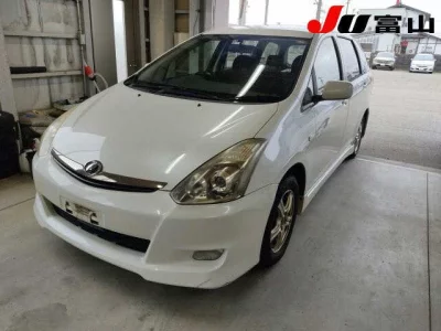 Toyota WISH  с аукциона в Японии