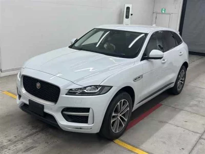 Jaguar F-PACE  с аукциона в Японии