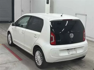 Volkswagen UP  с аукциона в Японии
