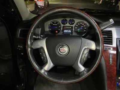 GM CADILLAC ESCALADE  с аукциона в Японии