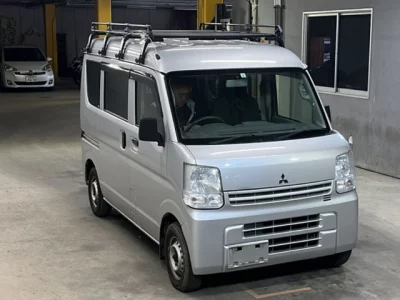 Mitsubishi Minicab Van