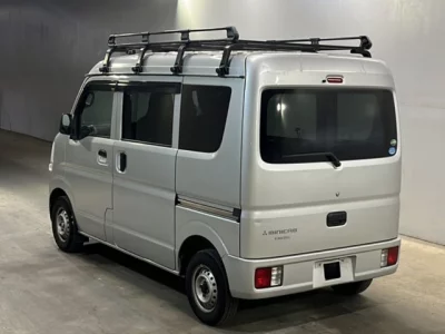 Mitsubishi Minicab Van