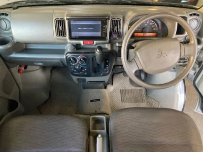Mitsubishi Minicab Van