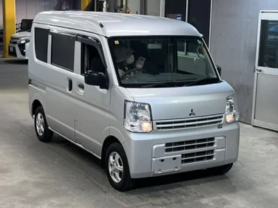 Mitsubishi Minicab Van