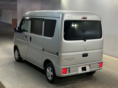 Mitsubishi Minicab Van