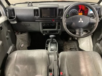 Mitsubishi Minicab Van