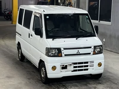 Mitsubishi Minicab Van