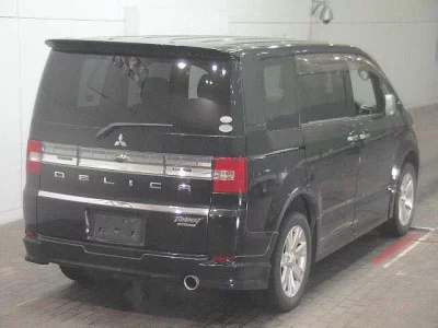 Mitsubishi Delica D:5