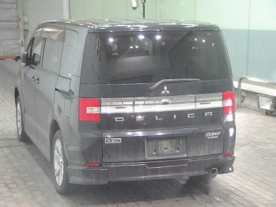 Mitsubishi Delica D:5