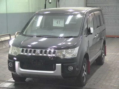 Mitsubishi Delica D:5