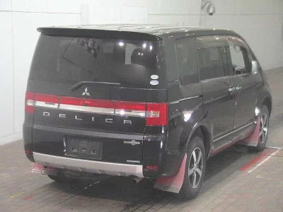 Mitsubishi Delica D:5