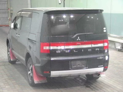 Mitsubishi Delica D:5