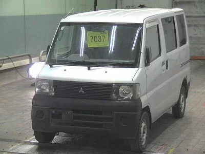 Mitsubishi Minicab Van