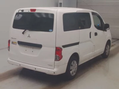 Mitsubishi DELICA  с аукциона в Японии