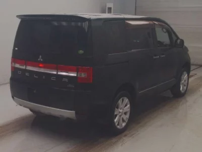Mitsubishi Delica D:5