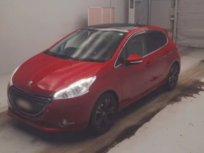Peugeot 208  с аукциона в Японии