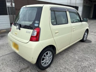 Daihatsu Esse