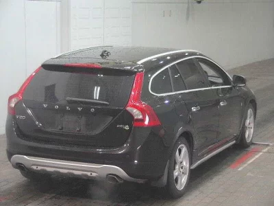 Volvo V60  с аукциона в Японии