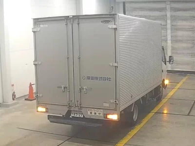 Toyota DYNA  с аукциона в Японии